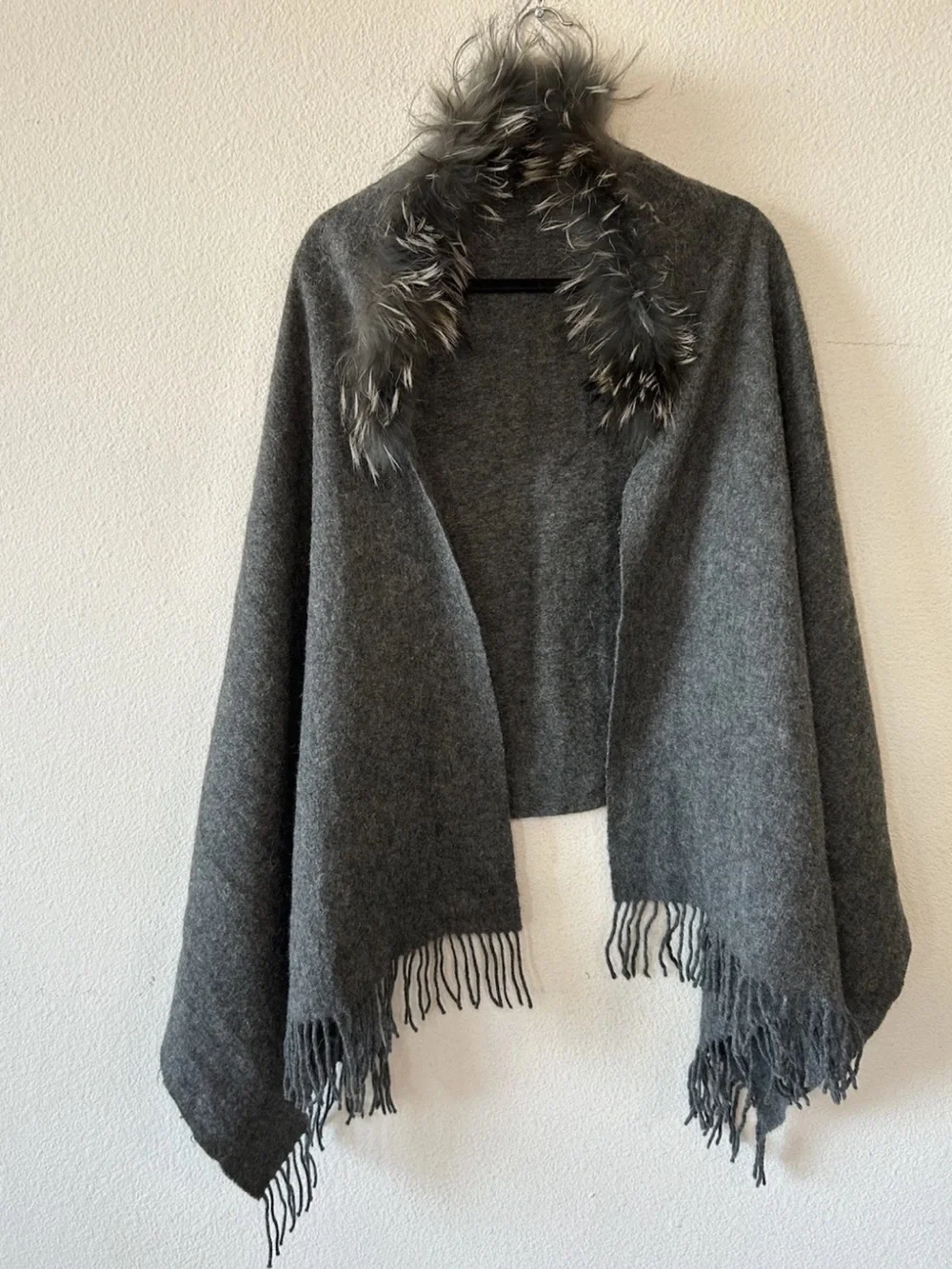 Vintage Gray Wool Ruana Shawl Cape Fox Fur Trim Collar Fringe Wrap OS Luxury